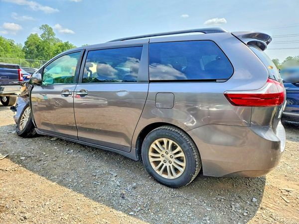 2016 TOYOTA SIENNA