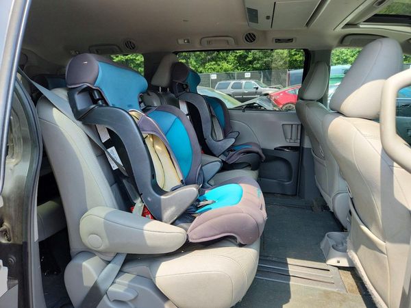 2016 TOYOTA SIENNA