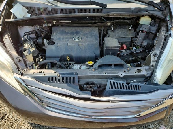 2016 TOYOTA SIENNA