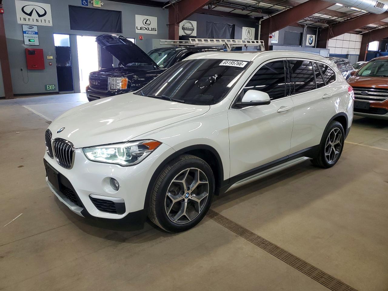2018 BMW X1 sDrive28i — Front 3/4