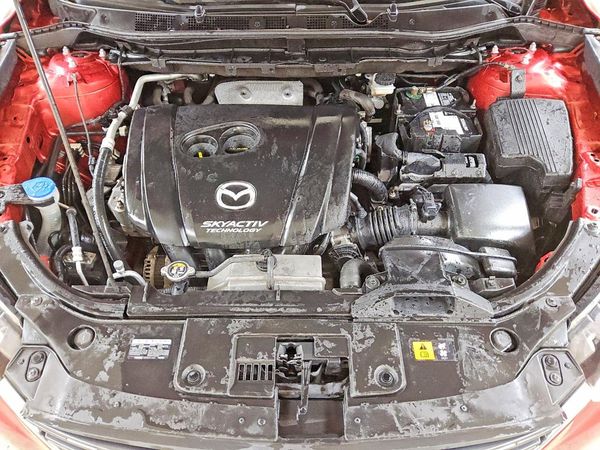 2016 MAZDA CX-5 Grand Touring/GT — Engine bay