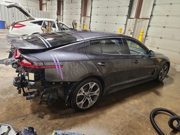 2021 KIA STINGER Base