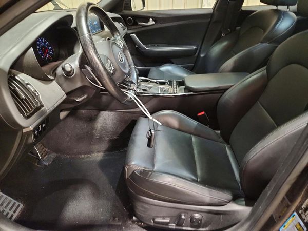 2021 KIA STINGER Base