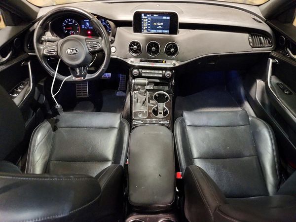 2021 KIA STINGER Base