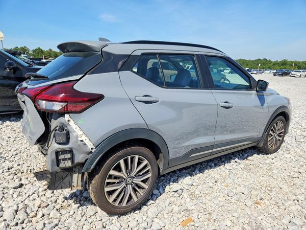 2021 NISSAN KICKS