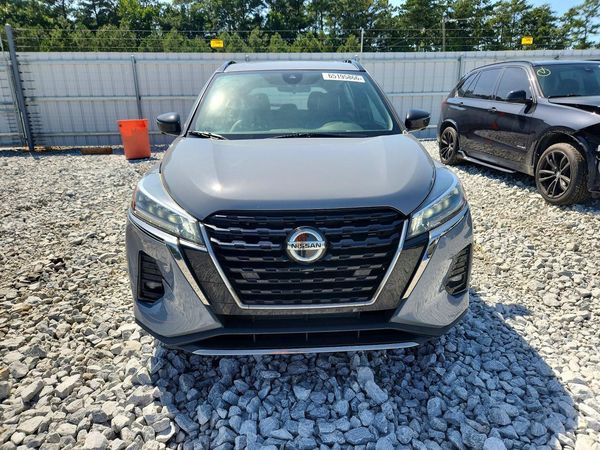 2021 NISSAN KICKS