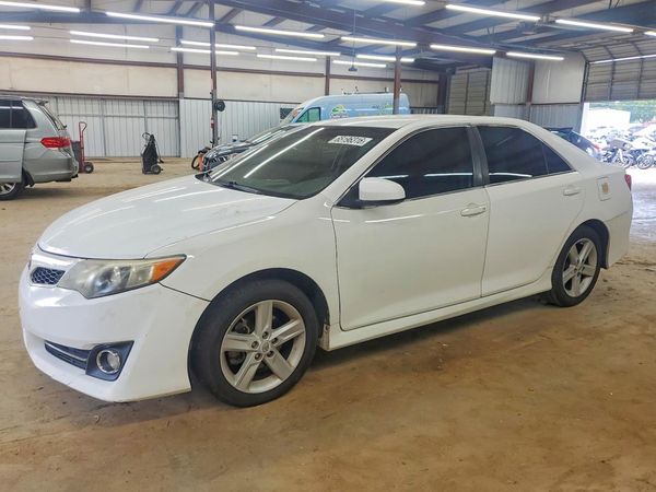 2012 TOYOTA CAMRY — Front 3/4