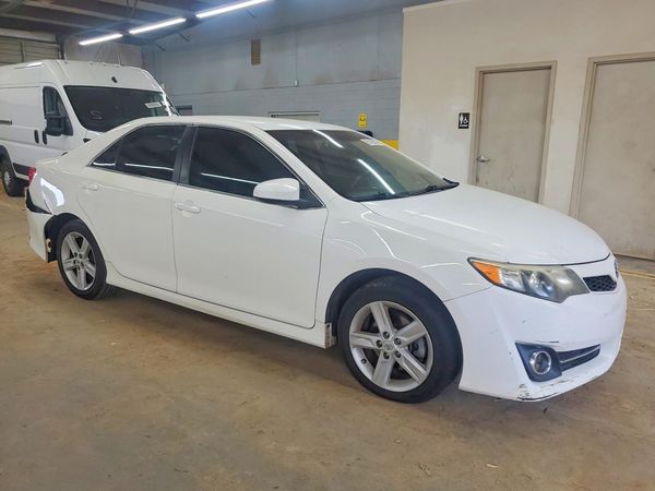 2012 TOYOTA CAMRY — Passenger 3/4