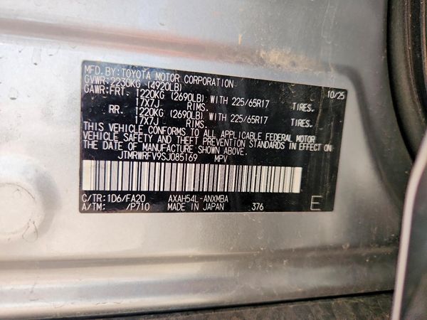 2025 TOYOTA RAV4 XLE