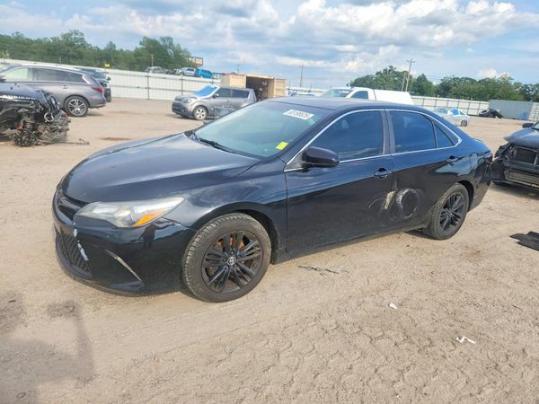 2015 TOYOTA CAMRY