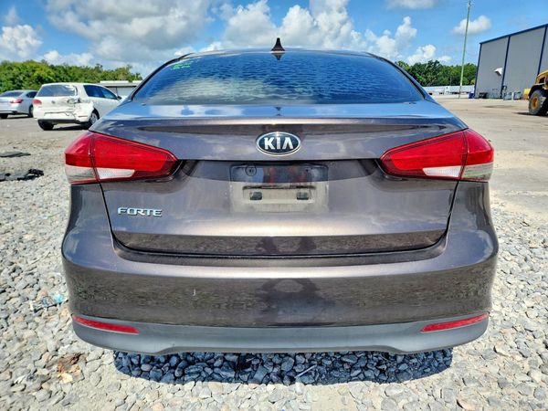 2017 KIA FORTE LX Base