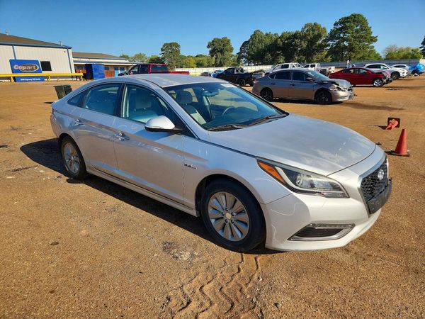 2016 HYUNDAI SONATA GL (Middle-Low)