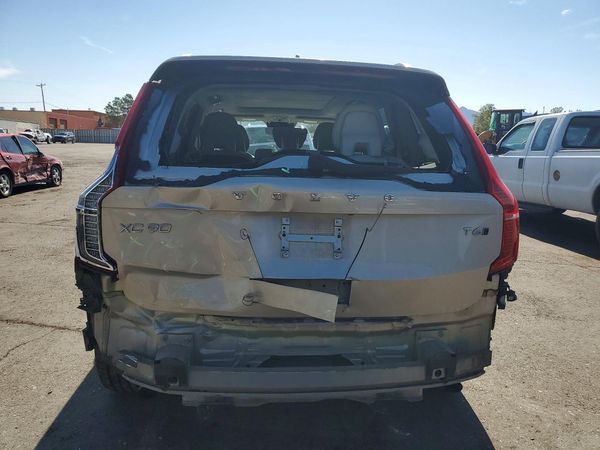 2016 VOLVO XC90