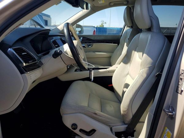 2016 VOLVO XC90