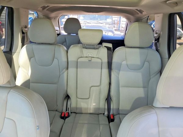 2016 VOLVO XC90