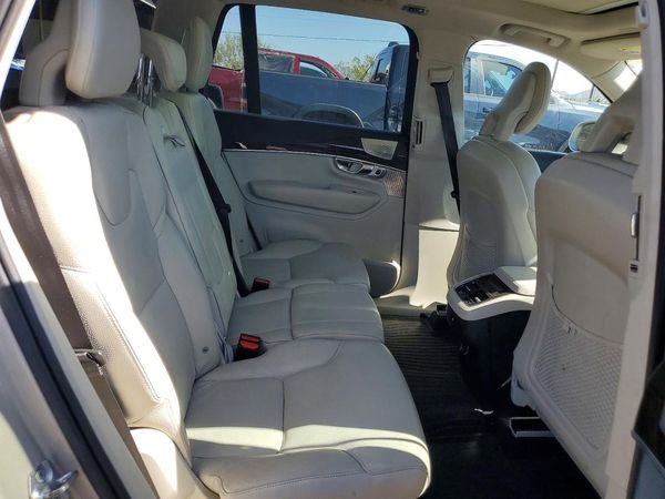 2016 VOLVO XC90