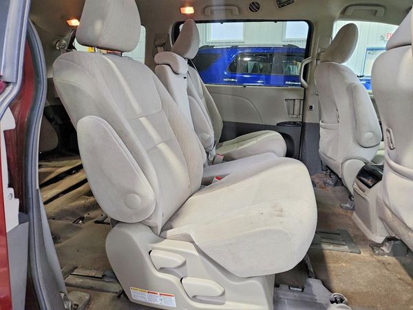 2017 TOYOTA SIENNA