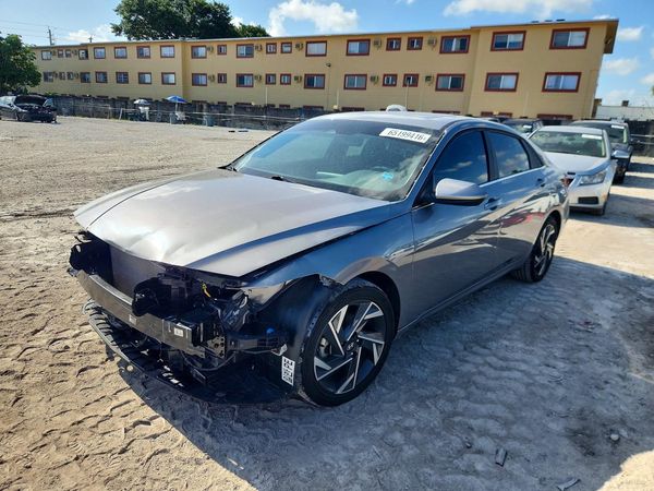 2024 HYUNDAI ELANTRA