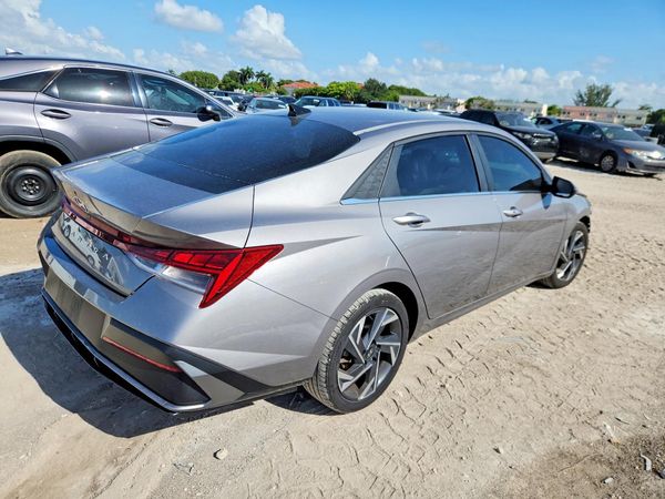 2024 HYUNDAI ELANTRA SEL w/ Convenience Pkg