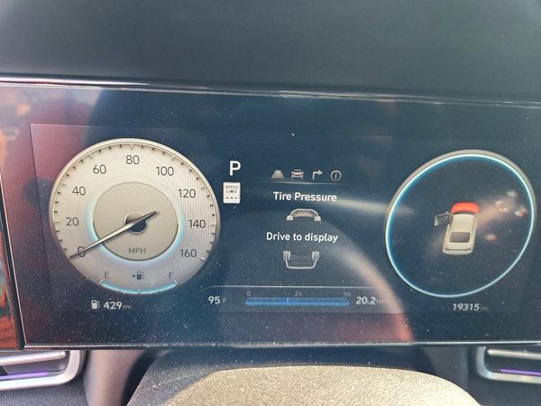 2024 HYUNDAI ELANTRA SEL w/ Convenience Pkg
