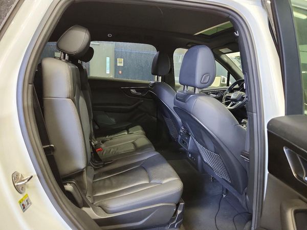 2021 AUDI Q7 quattro Premium