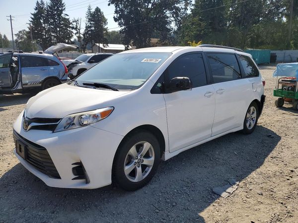 2018 TOYOTA SIENNA