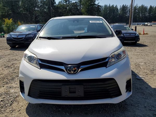 2018 TOYOTA SIENNA