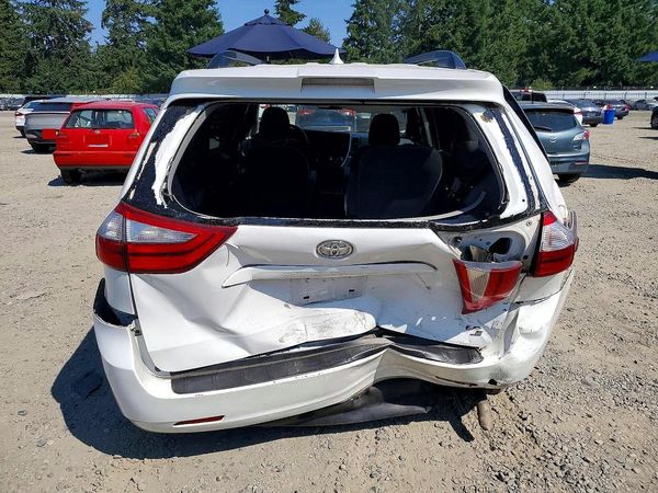 2018 TOYOTA SIENNA