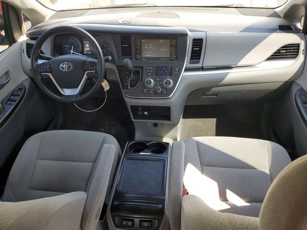 2018 TOYOTA SIENNA