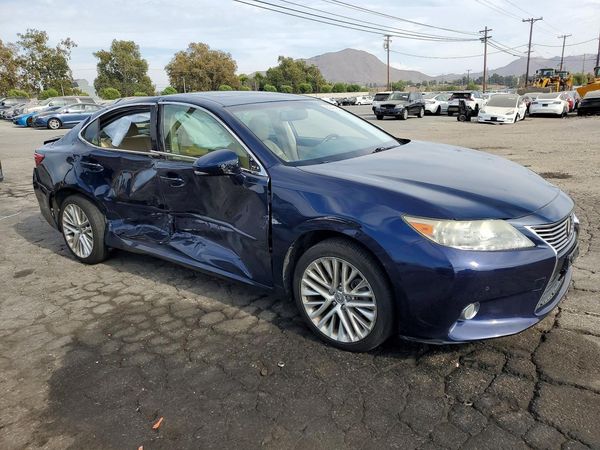 2013 LEXUS ES