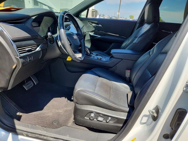 2019 CADILLAC XT4 Sport