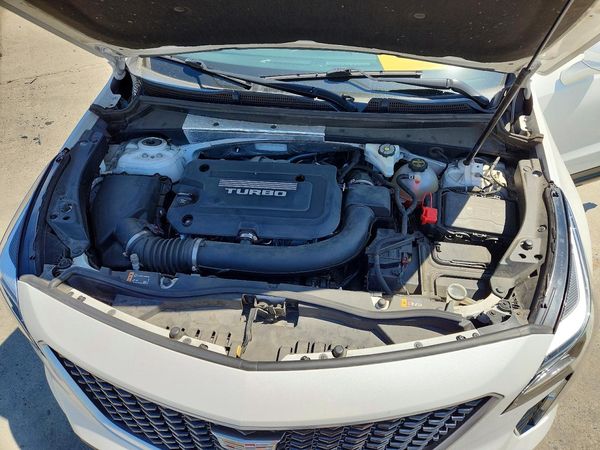 2019 CADILLAC XT4 Sport
