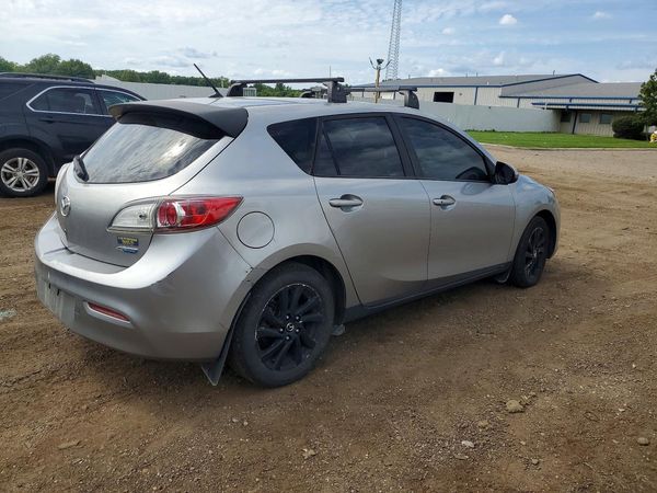 2013 MAZDA 3