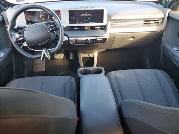 2024 HYUNDAI IONIQ SE