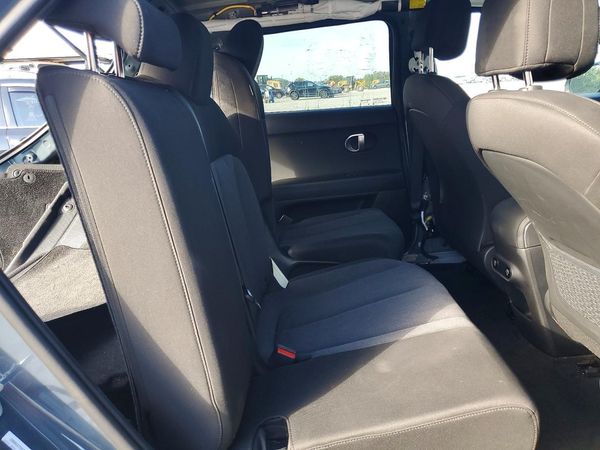 2024 HYUNDAI IONIQ SE