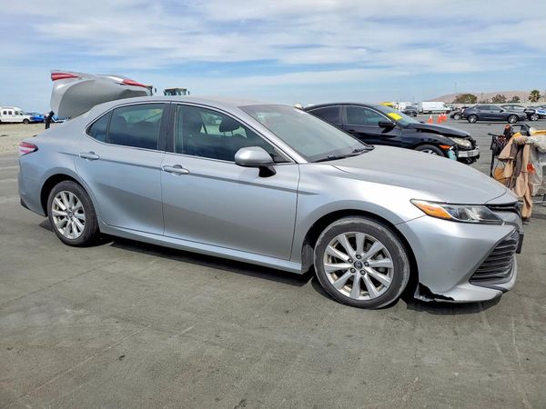 2018 TOYOTA CAMRY