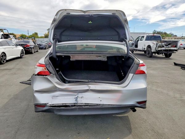 2018 TOYOTA CAMRY