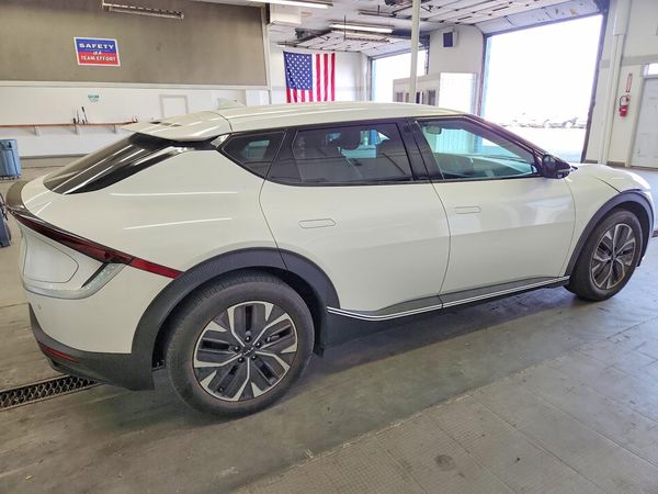 2024 KIA EV6