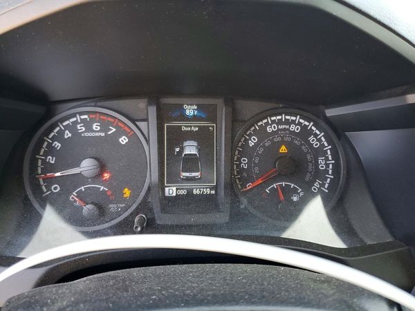 2022 TOYOTA TACOMA SR5