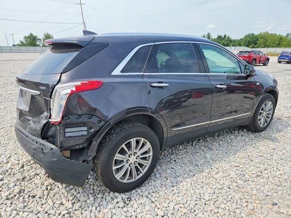 2017 CADILLAC XT5