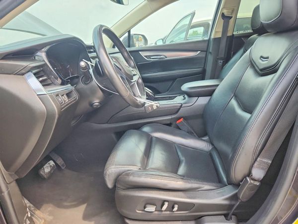 2017 CADILLAC XT5
