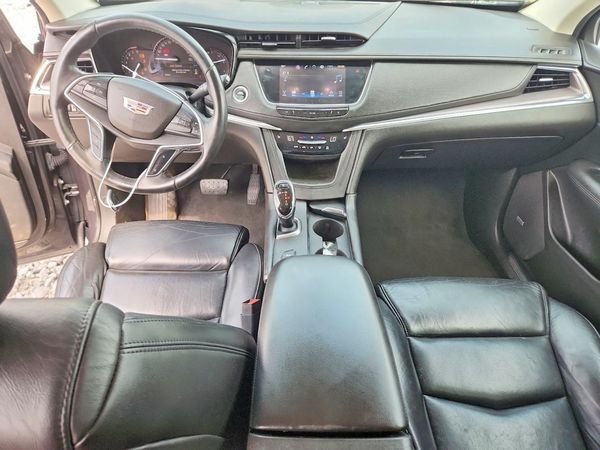 2017 CADILLAC XT5