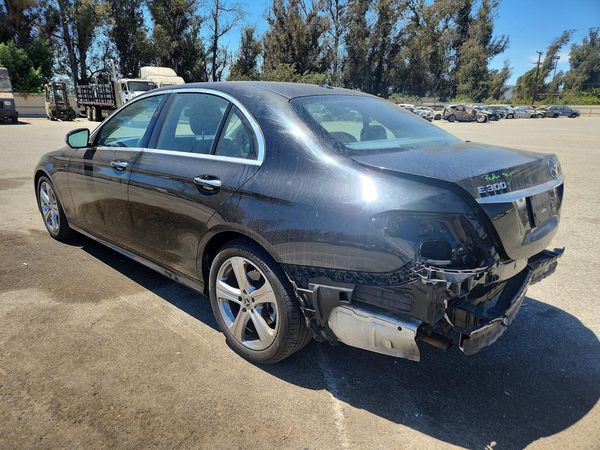 2018 MERCEDES-BENZ E E300