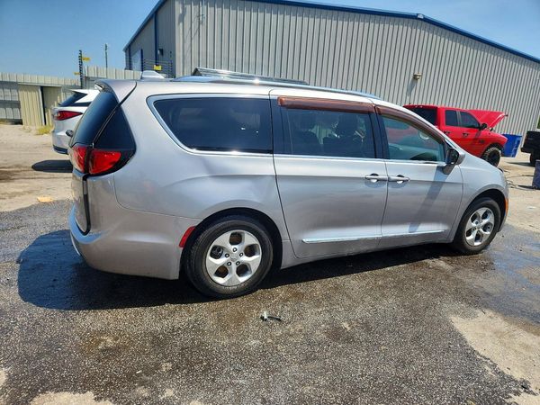 2017 CHRYSLER PACIFICA Touring L Plus