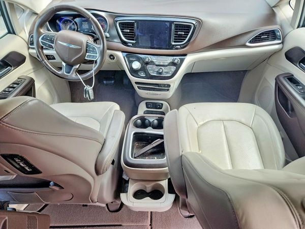 2017 CHRYSLER PACIFICA Touring L Plus