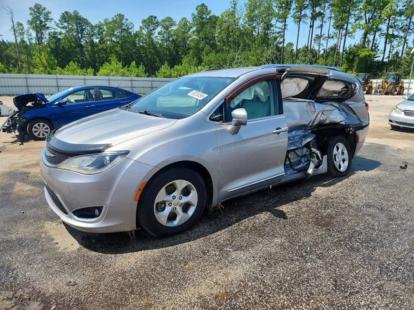 2017 CHRYSLER PACIFICA Touring L Plus