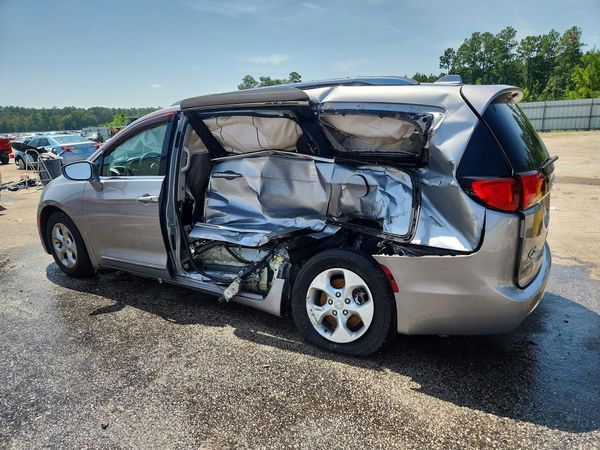 2017 CHRYSLER PACIFICA Touring L Plus