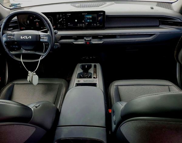 2024 KIA EV9 Light