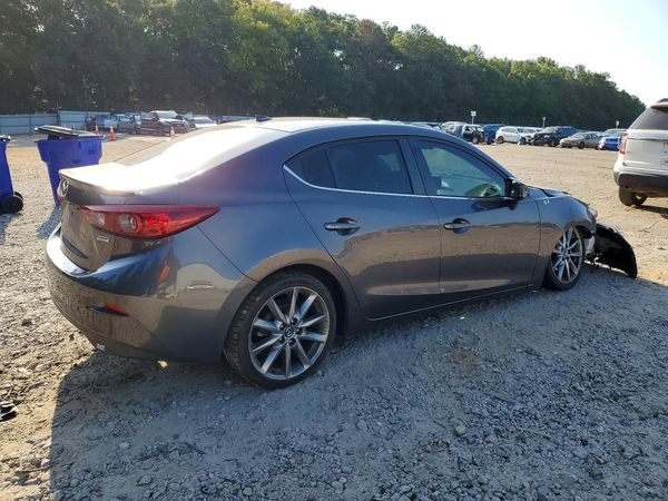 2018 MAZDA 3 Touring
