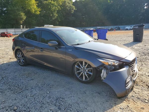 2018 MAZDA 3 Touring